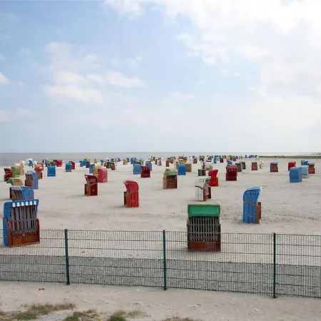Holiday home Gemuetliche Doppelhaushaelfte In Meer, Garten Und Erholung Nessmersiel