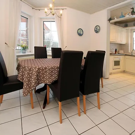 Gemuetliche Doppelhaushaelfte In Meer, Garten Und Erholung Holiday home
